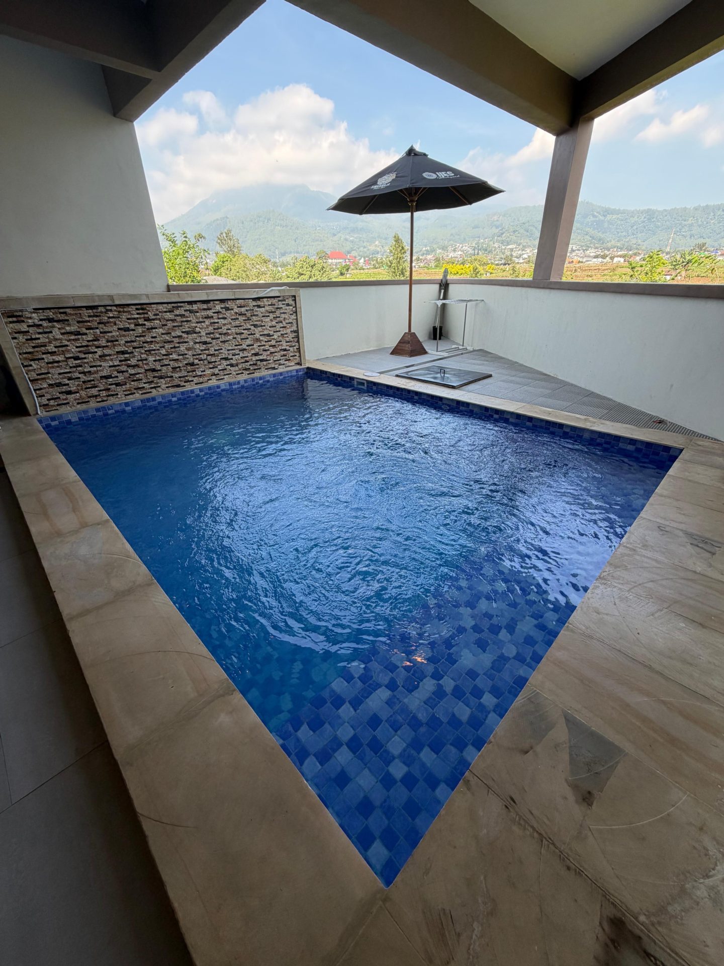 Villa Casa Infinity — Sewa Villa Private Pool Batu Malang